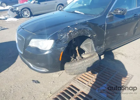 2018 Chrysler 300 Touring L Awd из США, поврежденный, VIN 2C3CCARG6JH257983